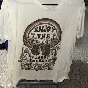 Beautiful shirt, size large, beautiful butterflies on the back